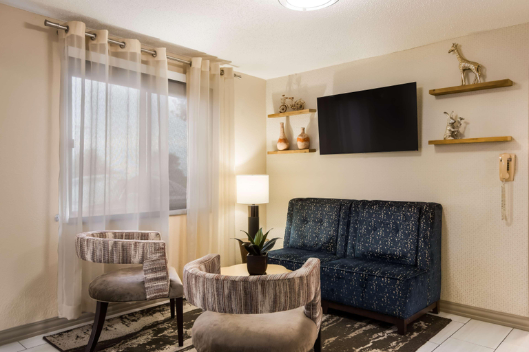 Public Area 2, Best Western Mt. Pleasant Inn, Henry