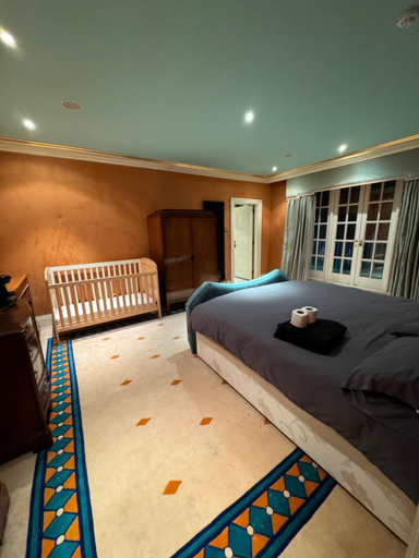 Bedroom 4, The Bishop, London