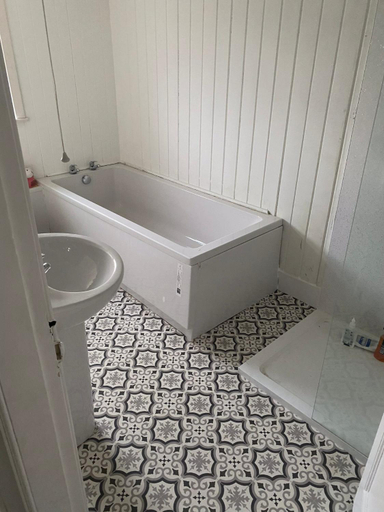 Bathroom 3, Queensberry arms hotel, Dumfries and Galloway