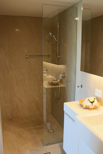 Bathroom 4, Cairns Aquarius, Cairns