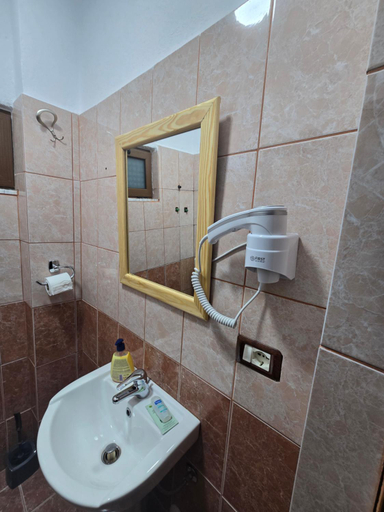 Bathroom 5, Bujtina Moskopoli, Korçës