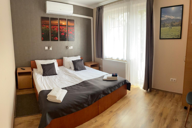 Bedroom 4, Angel's vendeghaz, Eger