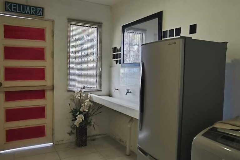 Bathroom 4, Natol Homestay London, Kuching