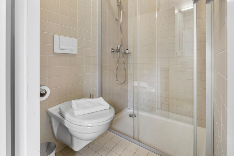 Bathroom 3, Hotel De La Poste Sierre, Sierre