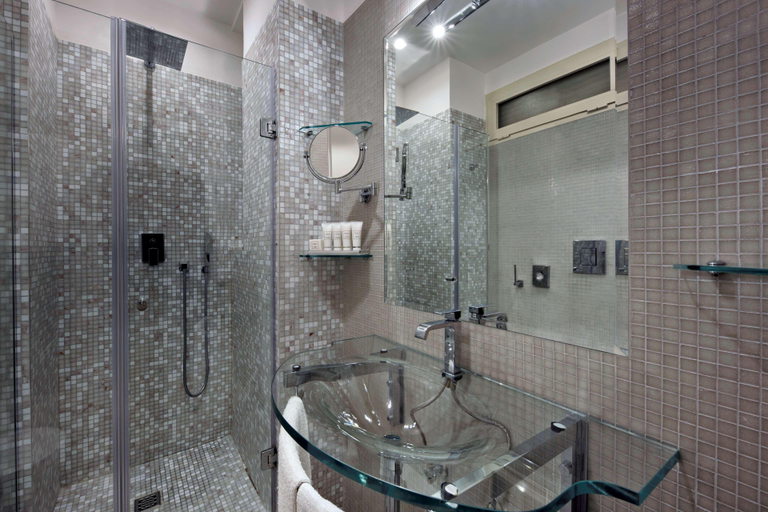 Bathroom 5, Hotel Paradiso, BW Signature Collection, Napoli