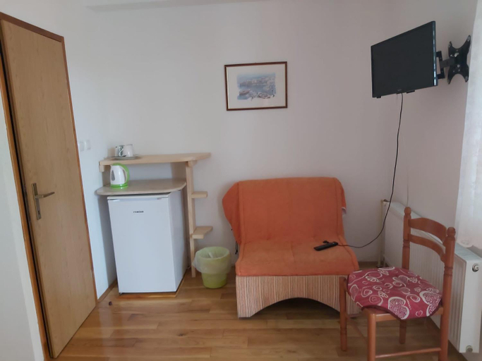Others 3, Villa Kate, Krk