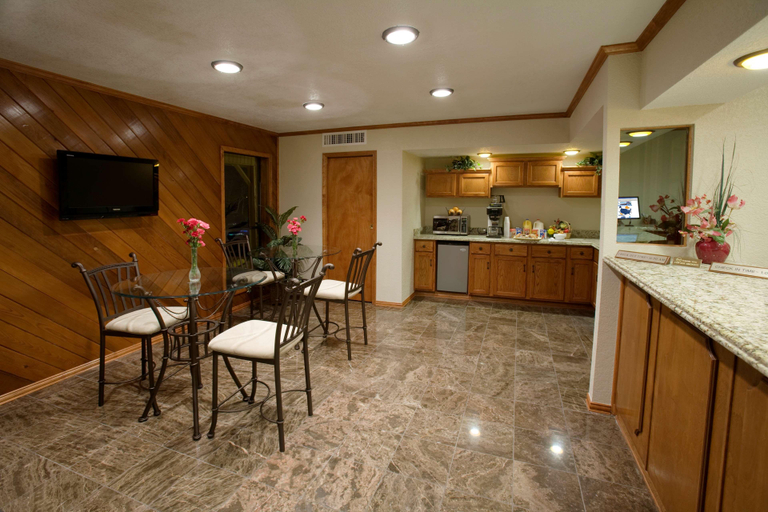 Public Area 3, Americas Best Value Inn Edna, Jackson