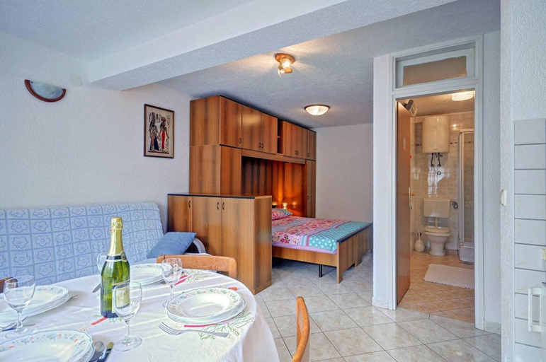 Others 2, Cozy apartments Alexandra for relaxed vacation, Pula