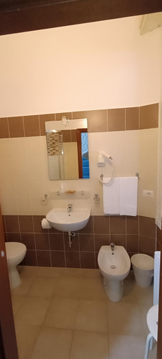 Bathroom 2, Hotel Garden, Milano