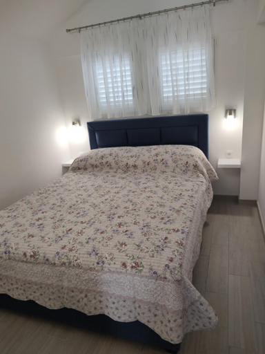 Others 2, Bol apartments Gospojica, Bol