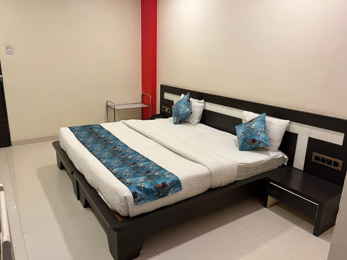 Bedroom 2, Hotel Sparkling Pearl, Aurangabad