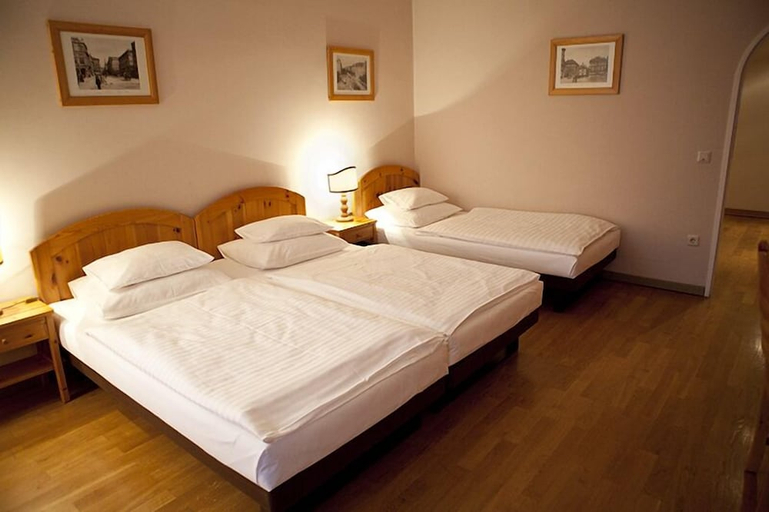 Bedroom 2, Hotel Caroline, Wien