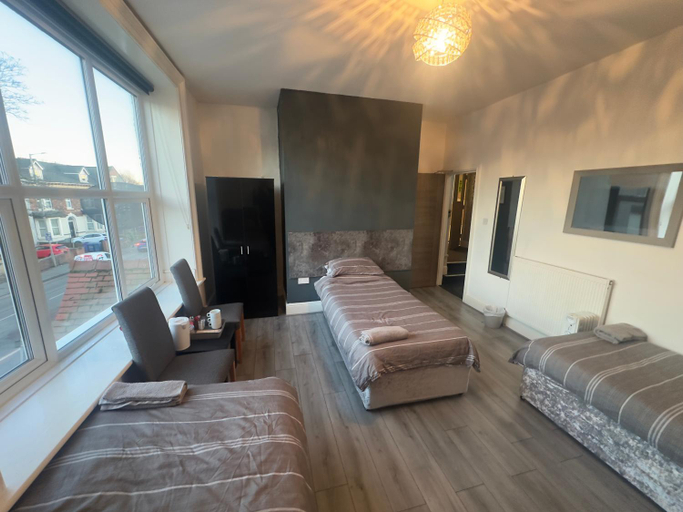 Bedroom 2, Prince Alfred, Sefton