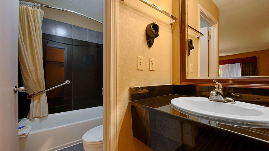 Bathroom 5, Best Western Apalach Inn, Franklin