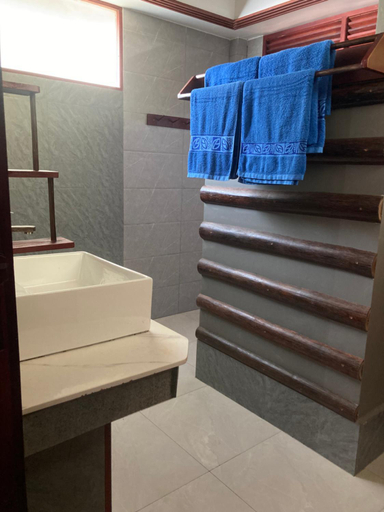 Bathroom 3, Lazy Beach, Sihanoukville