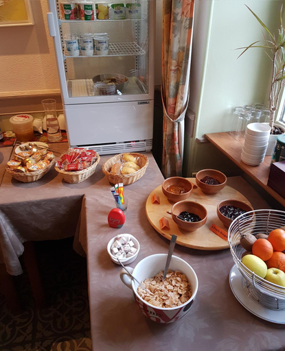 Food & Drinks 5, Hotel De La Ferte, Saône-et-Loire