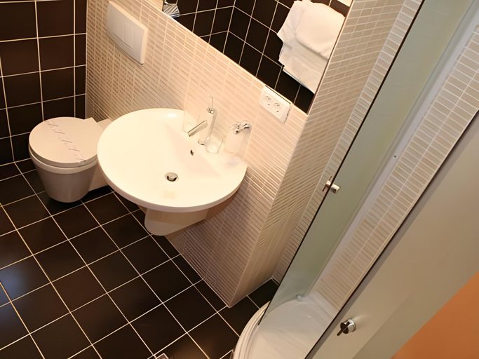 Bathroom 3, Hotel Vandia, Timisoara