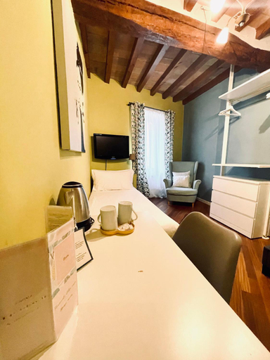 Others 4, Le Camere di Bsuites Affittacamere, Parma