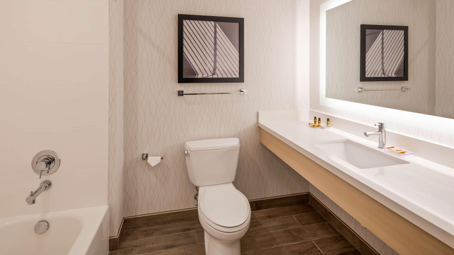 Bathroom 5, Best Western Plus Ogallala Inn, Keith