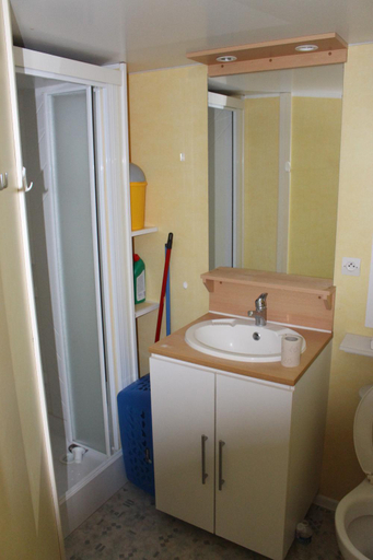 Bathroom 3, Camping du Pontis, Dordogne