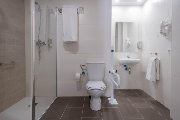 Bathroom 5, Hotel BestPrice Girona, Girona