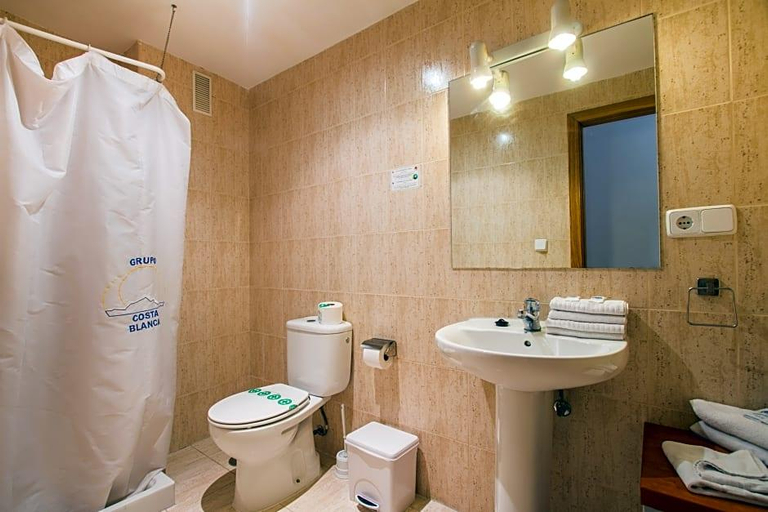 Bathroom 3, Apartamentos Magic Atrium Plaza., Alicante