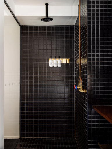 Bathroom 5, Pumphouse Point, Central Highlands