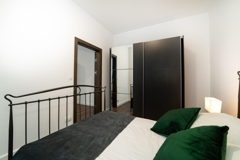 Others 2, Reymonta 22 Apartamenty, Ople