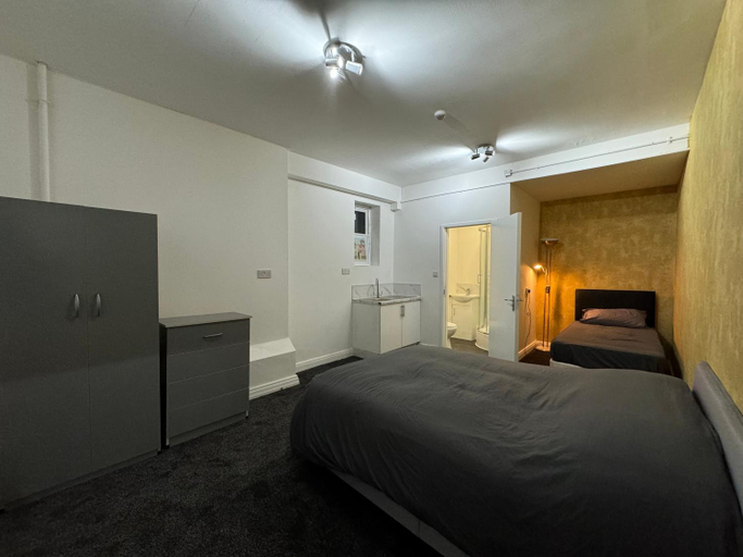 Bedroom 2, The Bishop, London