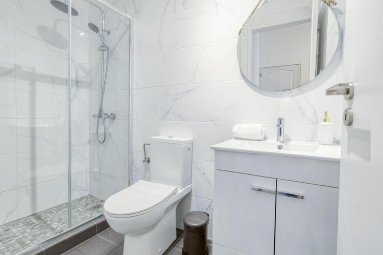Others 3, Travel & live Santa Catarina apartment, Porto