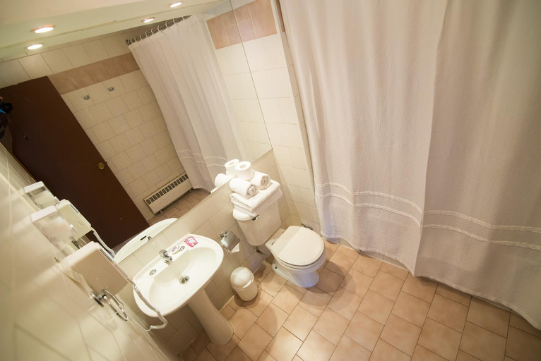Bathroom 4, Hotel y cabanas Terrazas del Lago, Llanquihue