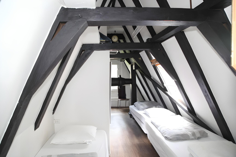 Bedroom 4, Amsterdam Downtown Hotel Canal View, Amsterdam