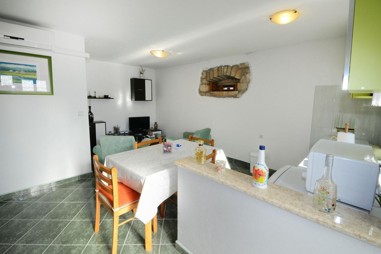 Others 3, Apartments Maslina for max 8 persons with garden, Baderna 12km from Porec, Poreč
