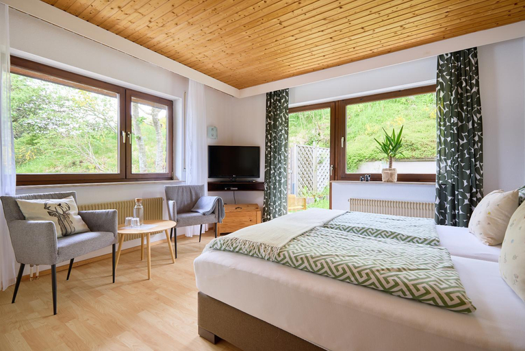 Bedroom, Landhotel Fuchs, Breisgau-Hochschwarzwald