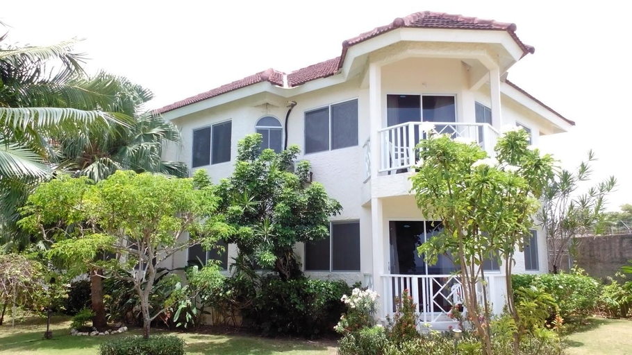 Others 3, Pipers Cove Resort