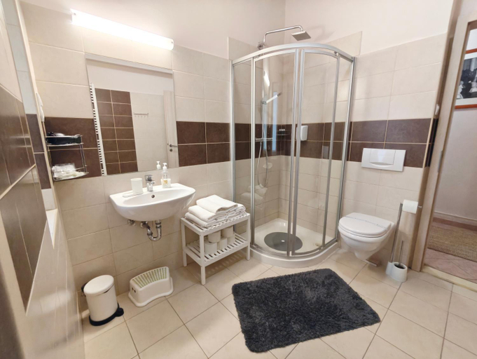 Bathroom, Budapest Csaszar Hotel, Budapesti
