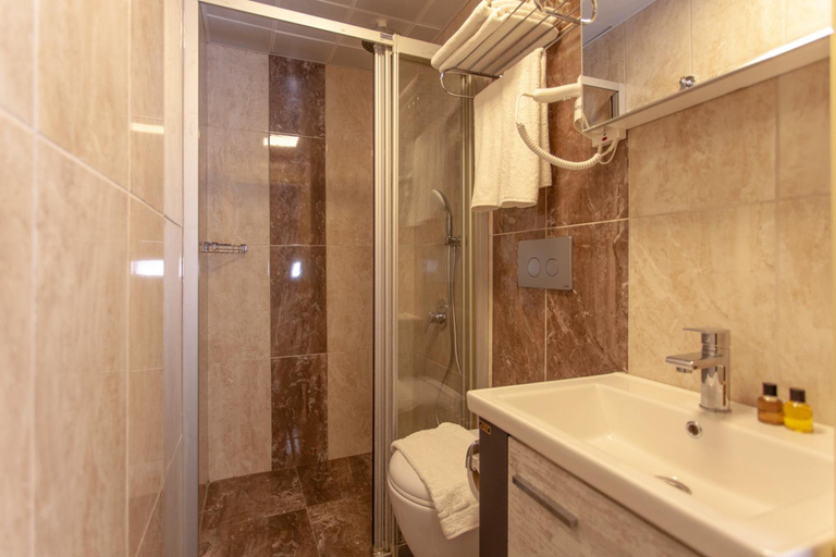 Bathroom 3, Ozmen Otel, Antalya