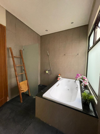 Bathroom 4, Villa Little Ubud at Vimala Hills Villa & Resort , Bogor