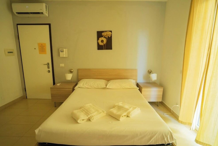 Bedroom 3, Isa Fiumicino Airport Residence, Roma