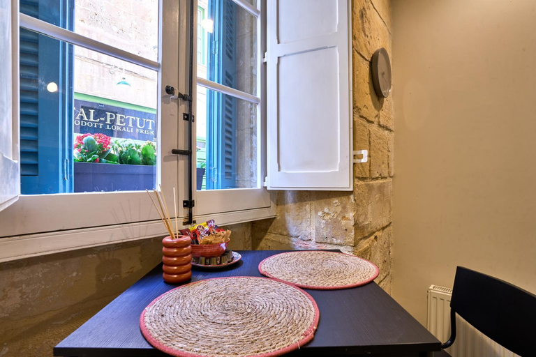 Kitchen 4, 12 -16 , Pacifiku Scicluna