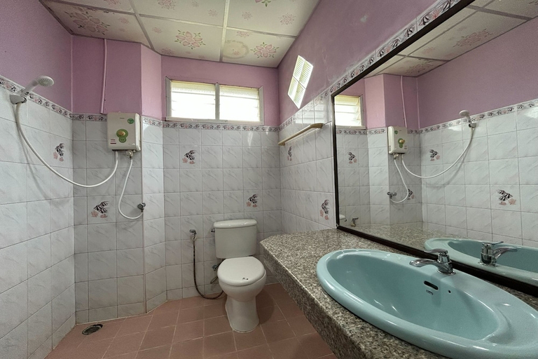 Bathroom 3, Memee place and tour, Mueang Krabi