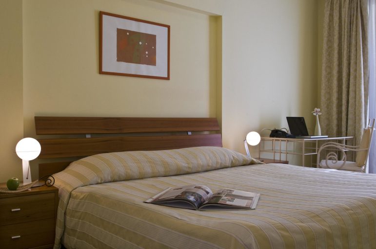 Bedroom 2, Mamaison Residence Izabella Budapest, Budapesti