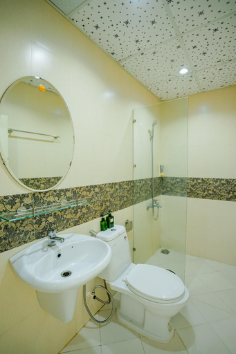 Bathroom 3, Victory Hotel, District 7