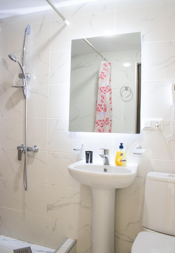 Bathroom 3, Aronia Kazbegi, Kazbegi