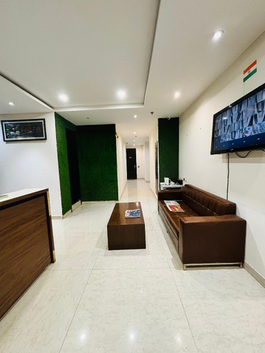Others 5, Lycoris Hotel, Sahibzada Ajit Singh Nagar