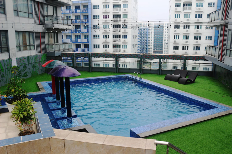 Others 5, Spacious 3 Bedrooms with wifi access and pool near SM MOA Arena, Pasay City