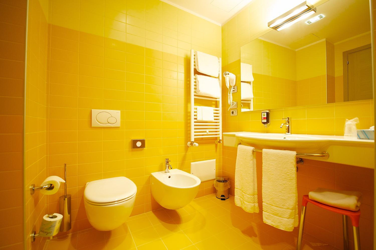Bathroom 4, Mercure Venezia Marghera, Venezia