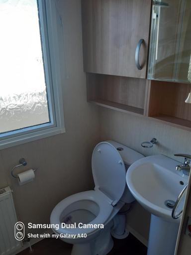 Bathroom 3, Family Holidays Blackpool, Blackpool