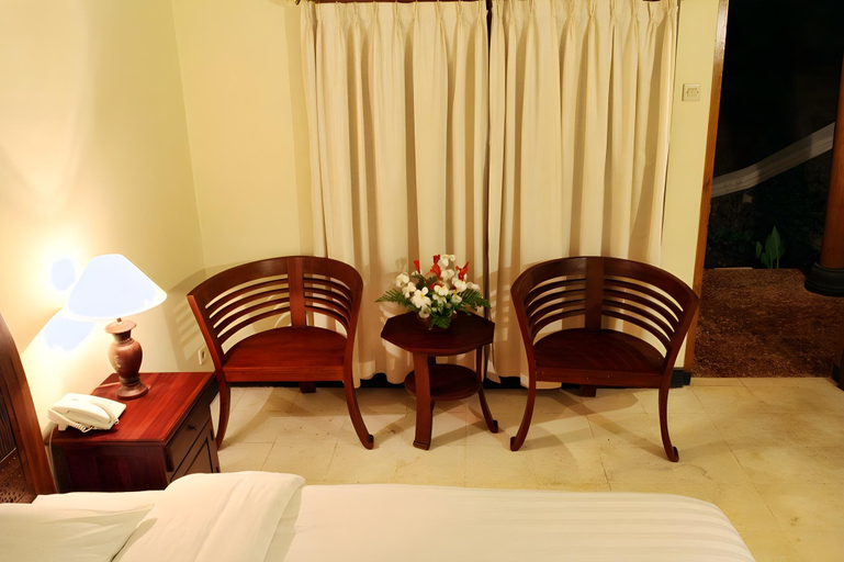 Queen of The South Resort - Bedroom