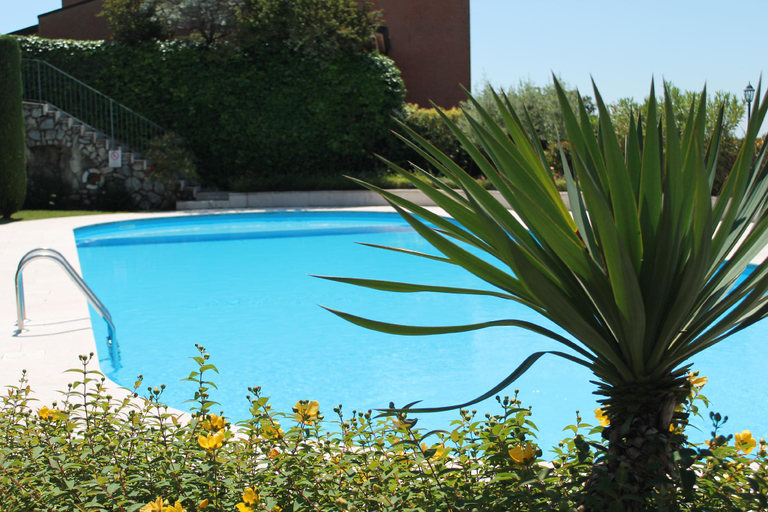2, Red villa with shared pool and private garden is the new black on Lake Garda, Brescia